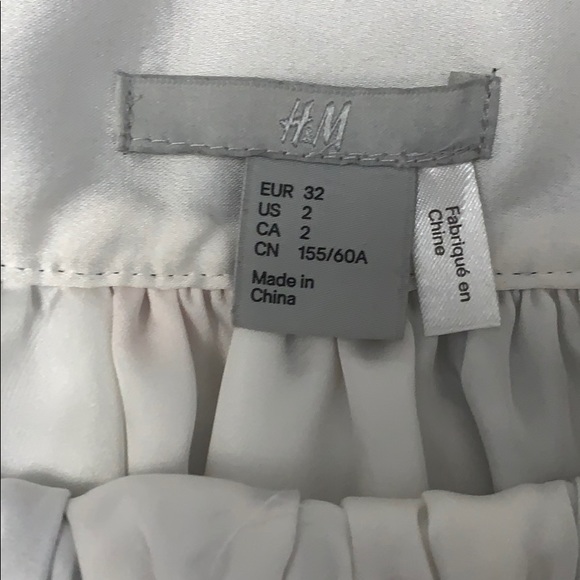 💐 Beautiful Floral Midi Skirt! - Picture 2 of 4